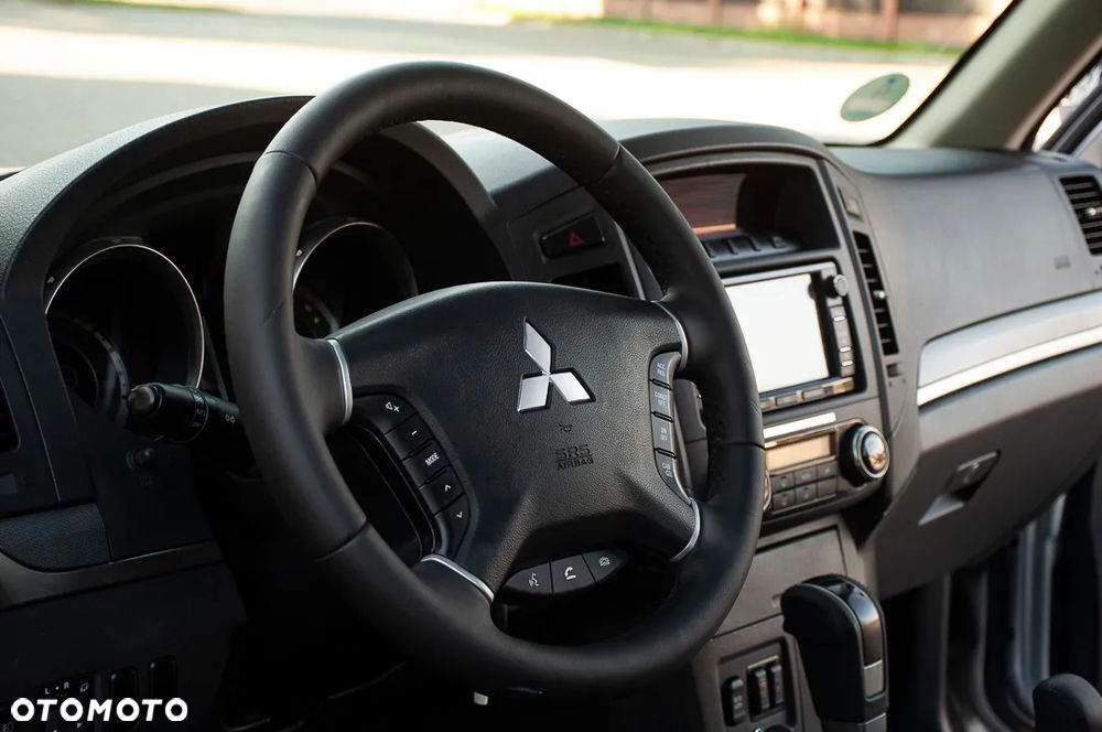 Mitsubishi Pajero 3.2 DI-D Automatik Limited Edition - 6