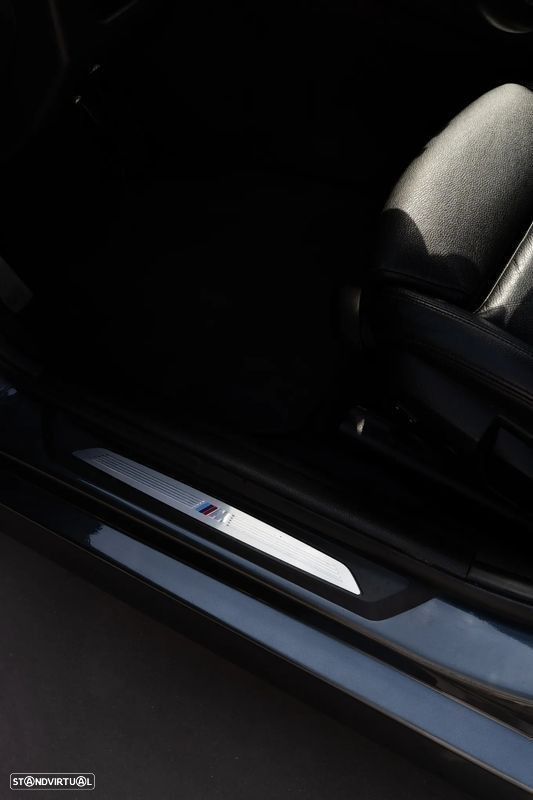 BMW 330 e Pack M Auto - 31