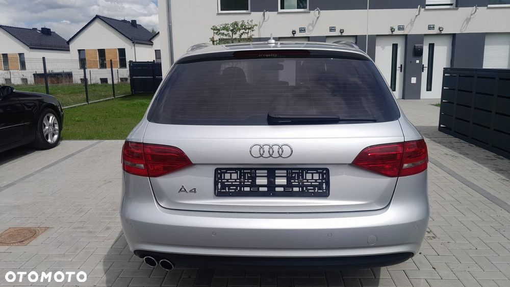 Audi A4 Avant 2.0 TDI DPF quattro Ambition - 2