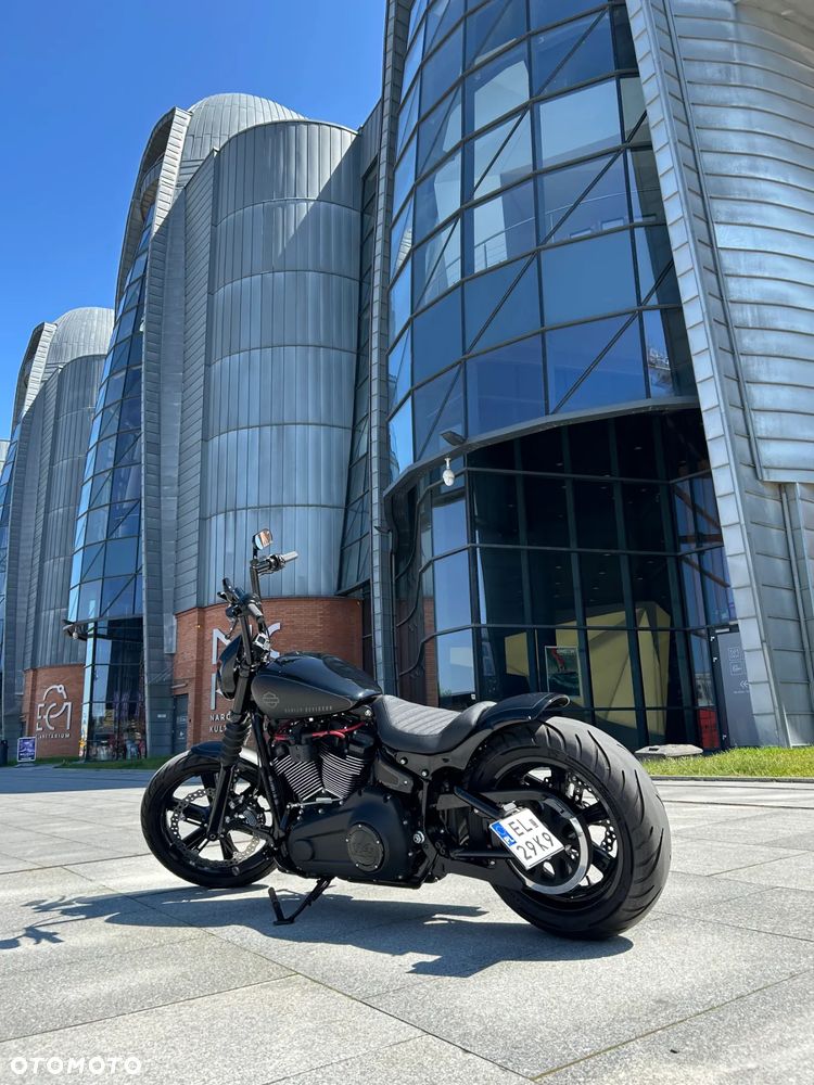 Harley-Davidson Softail Street Bob - 17