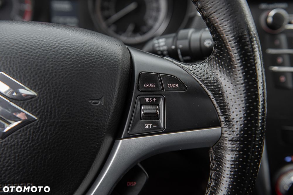 Suzuki Kizashi 2.4 Sport - 14