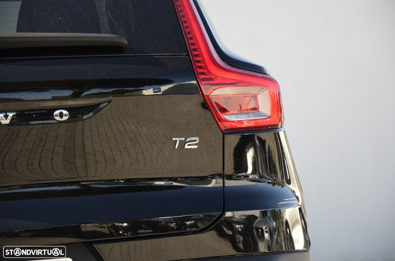 Volvo XC 40 1.5 T2 Momentum Core - 2