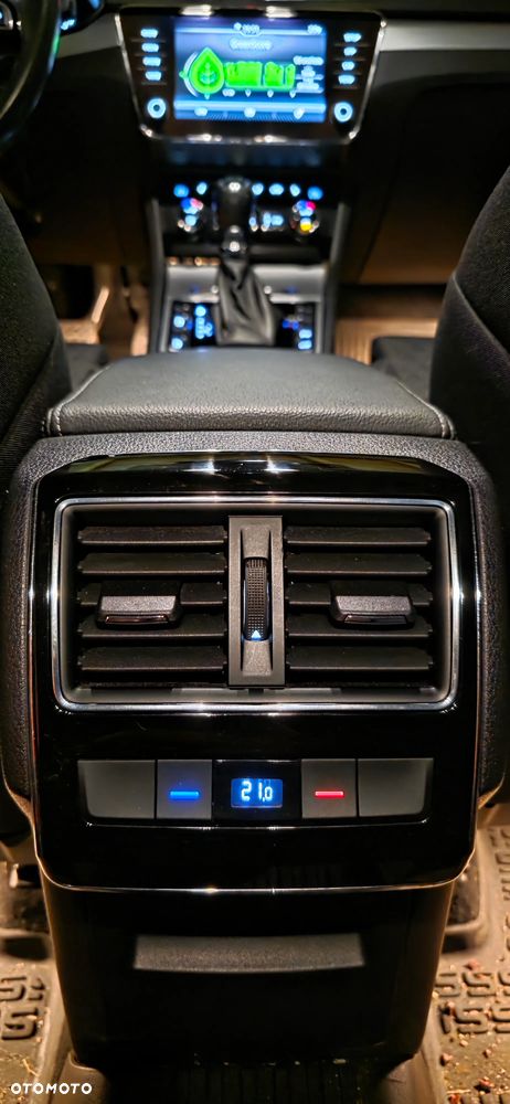 Skoda Superb 2.0 TSI Ambition DSG - 40