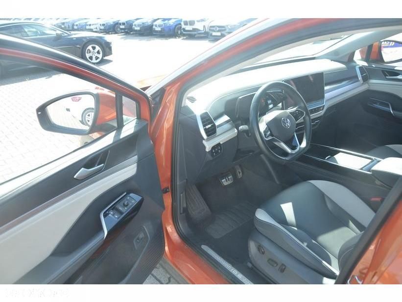 Volkswagen ID.6 - 6