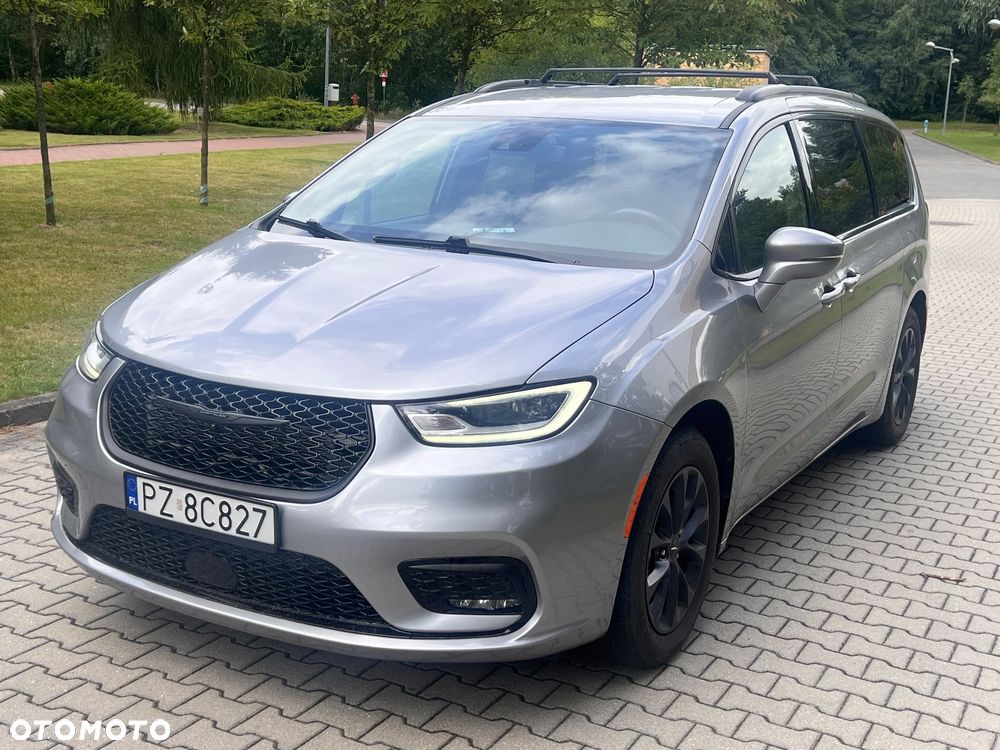 Chrysler Pacifica - 1