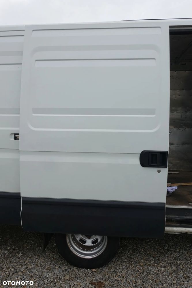 DRZWI PRZESUWNE PRAWE IVECO DAILY 11-14r.  IC 194 - 1