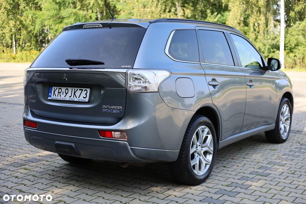 Mitsubishi Outlander 2.0 4WD Plus - 8