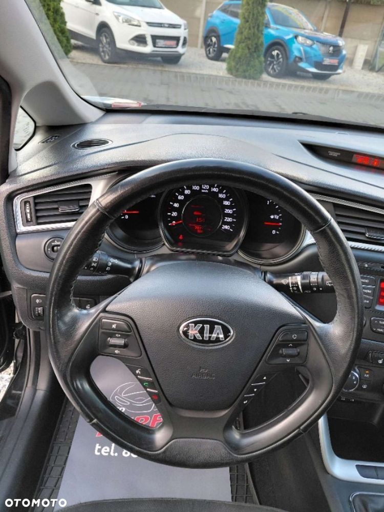 Kia Ceed - 12