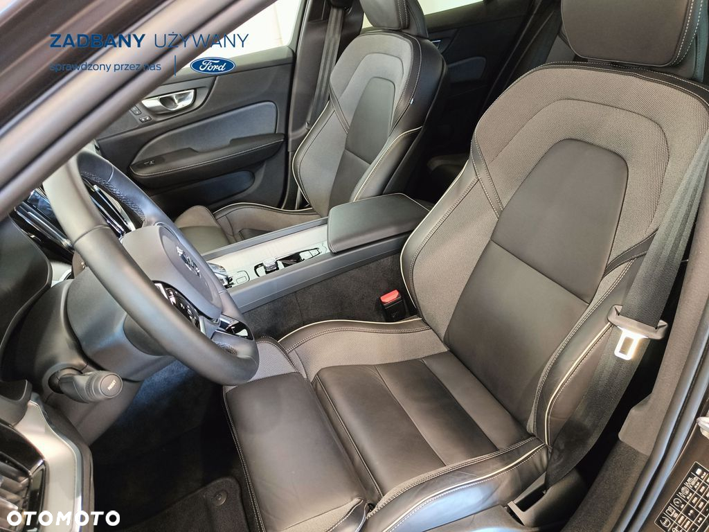 Volvo V60 B4 B Plus Dark - 12