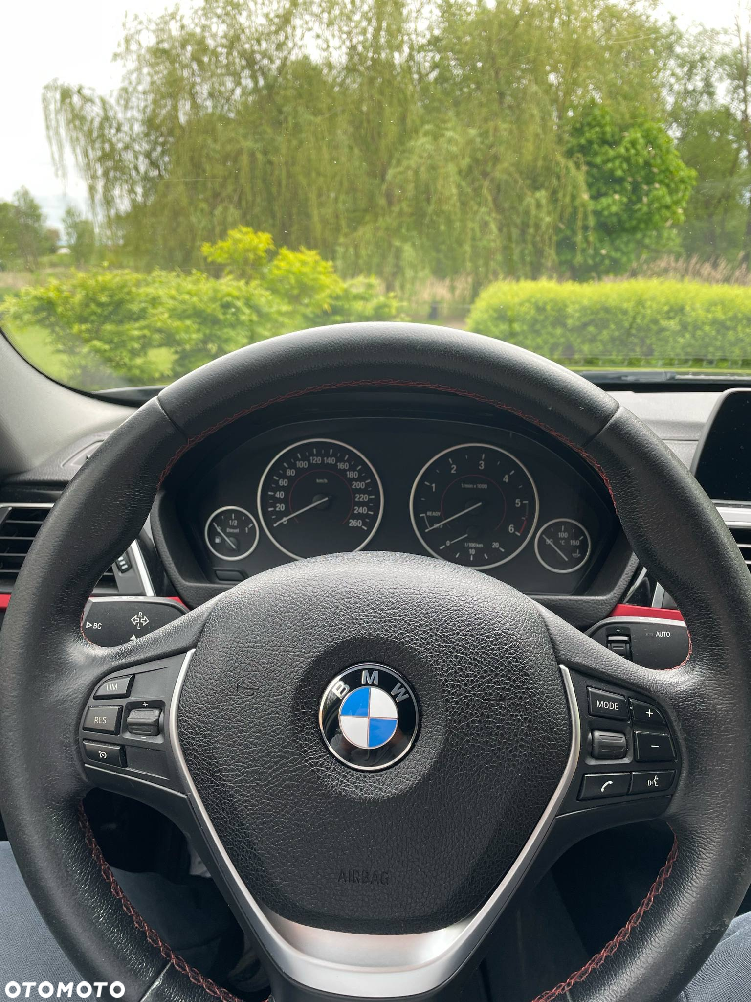 BMW Seria 3 318d Luxury Line - 9