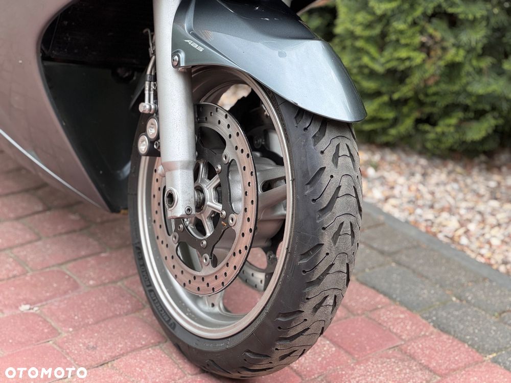 Yamaha FJR - 21