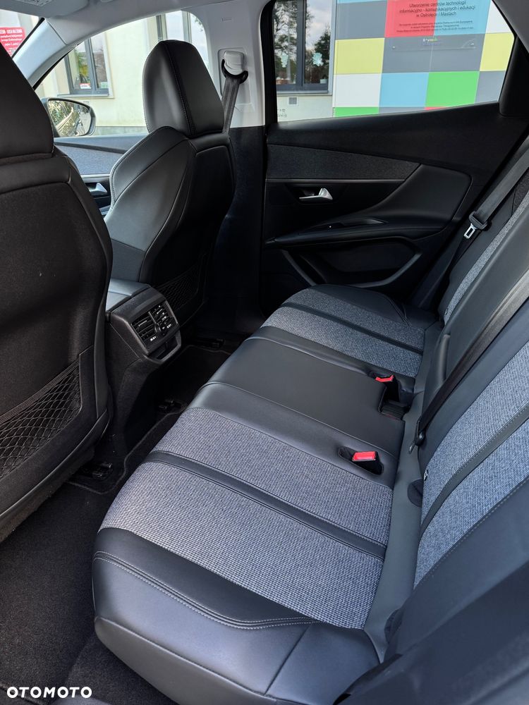 Peugeot 3008 BlueHDi 130 Stop & Start EAT8 Allure - 21