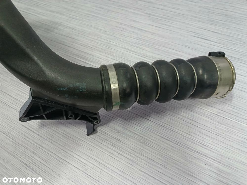 BMW F39 F48 MINI F54 F56 F60 Wąż Intercoolera 8577233 - 3