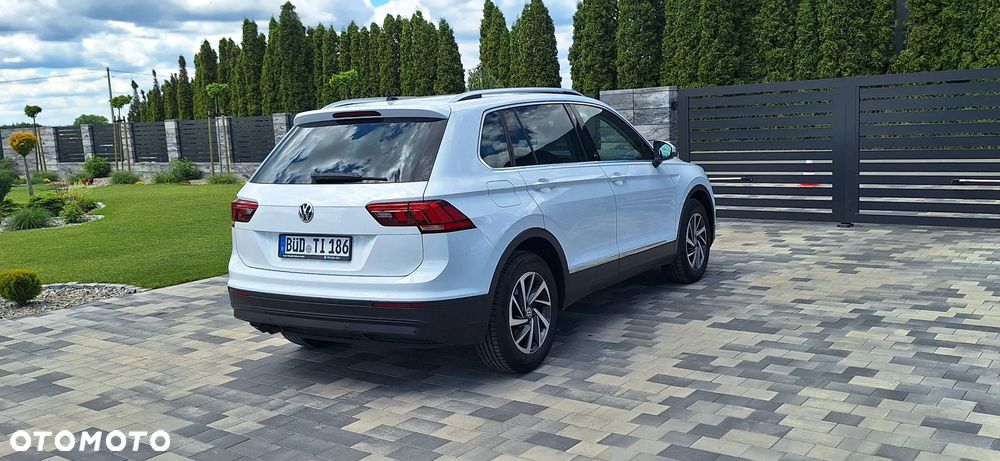 Volkswagen Tiguan - 10