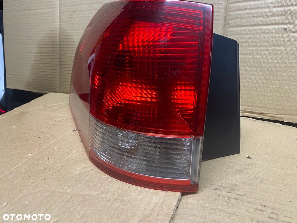 LAMPA TYLNA LEWA OPEL VECTRA C KOMBI  24469461 - 3