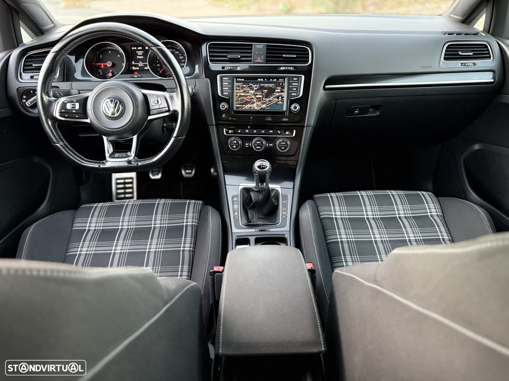 VW Golf 2.0 TDi GTD - 10