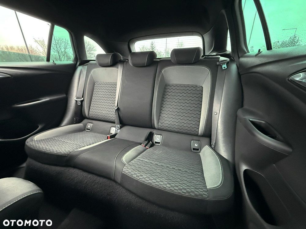 Opel Astra 1.2 T GS Line S&S - 15