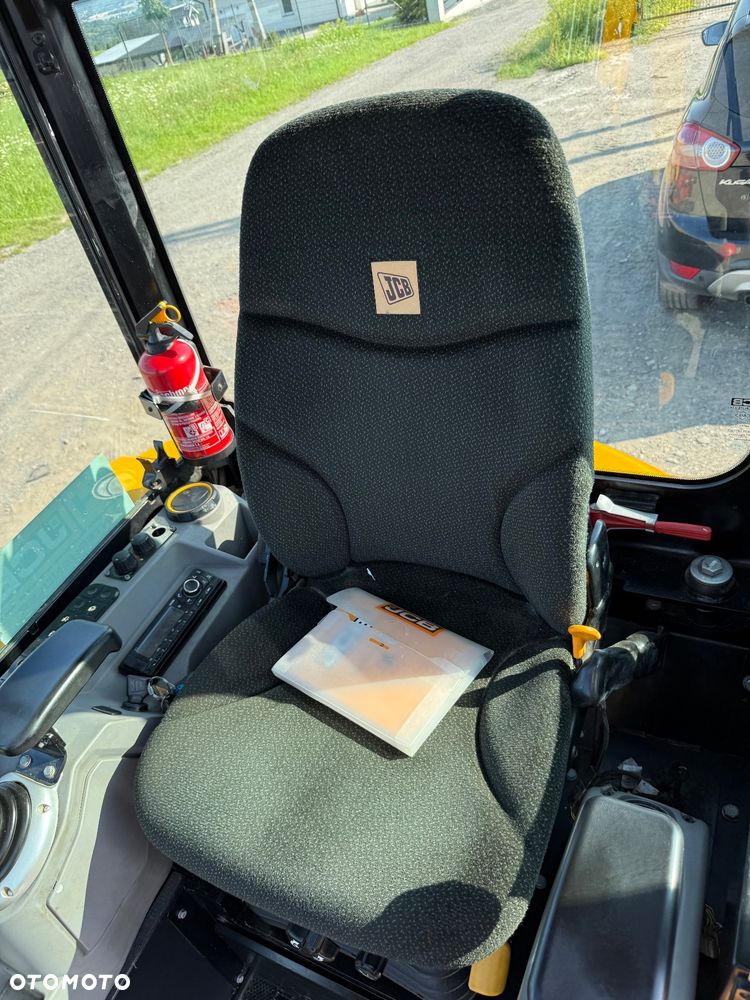 JCB 35z1 - 17