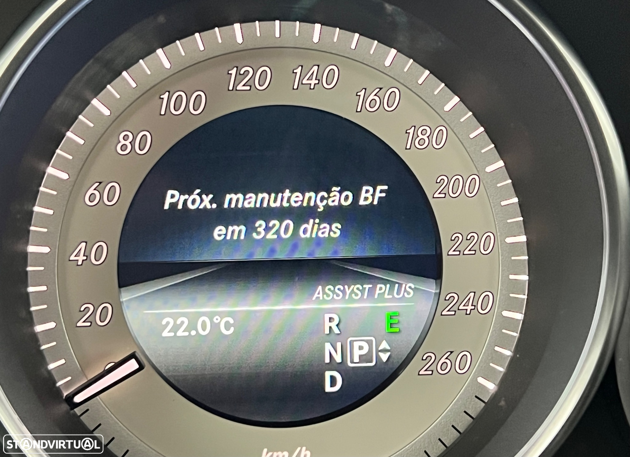 Mercedes-Benz E 220 CDi Avantgarde BlueEfficiency Auto - 20