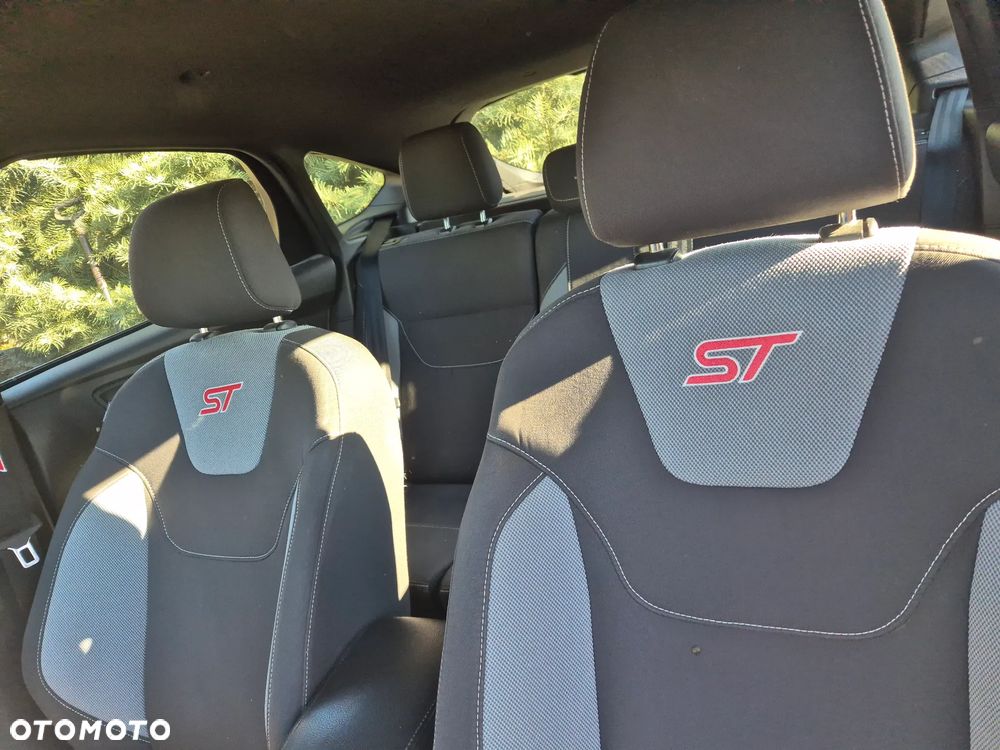 Ford Focus ST - 11