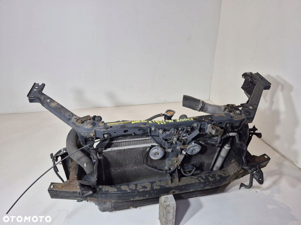 PAS PRZEDNI CHŁODNICA NISSAN NISSAN X-TRAIL T31 07-14 2.0 DCI - 3