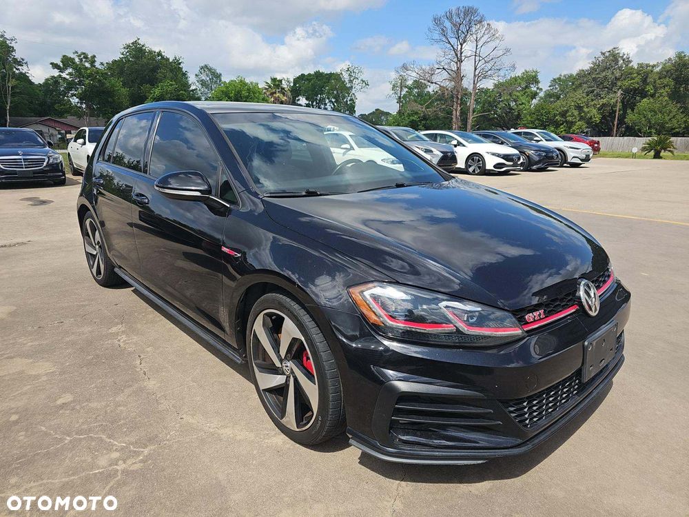 Volkswagen Golf - 2