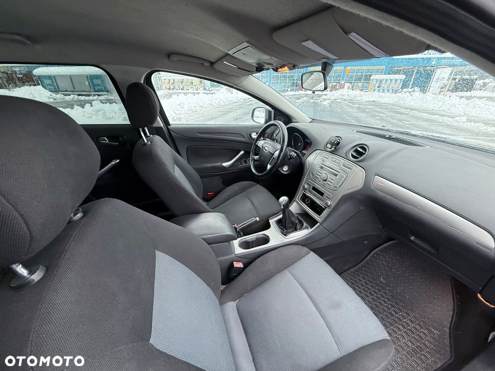 Ford Mondeo 2.0 Ambiente - 15