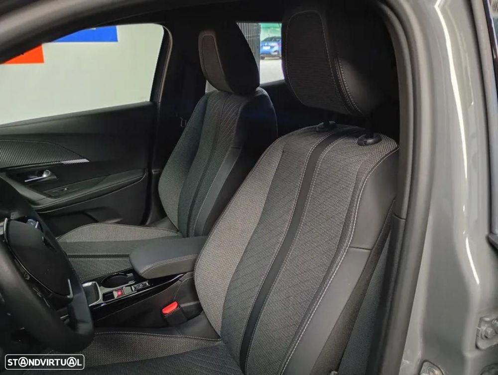 Peugeot 2008 1.2 PureTech Allure - 19