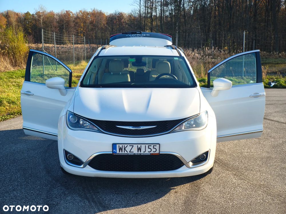 Chrysler Pacifica - 15