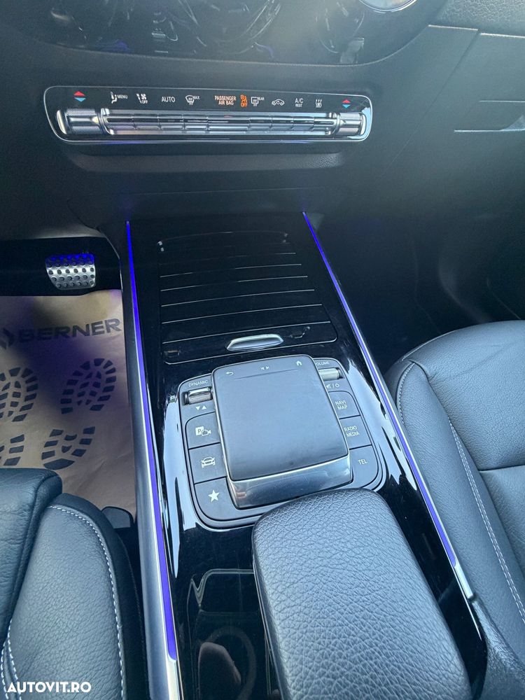 Mercedes-Benz GLA - 17