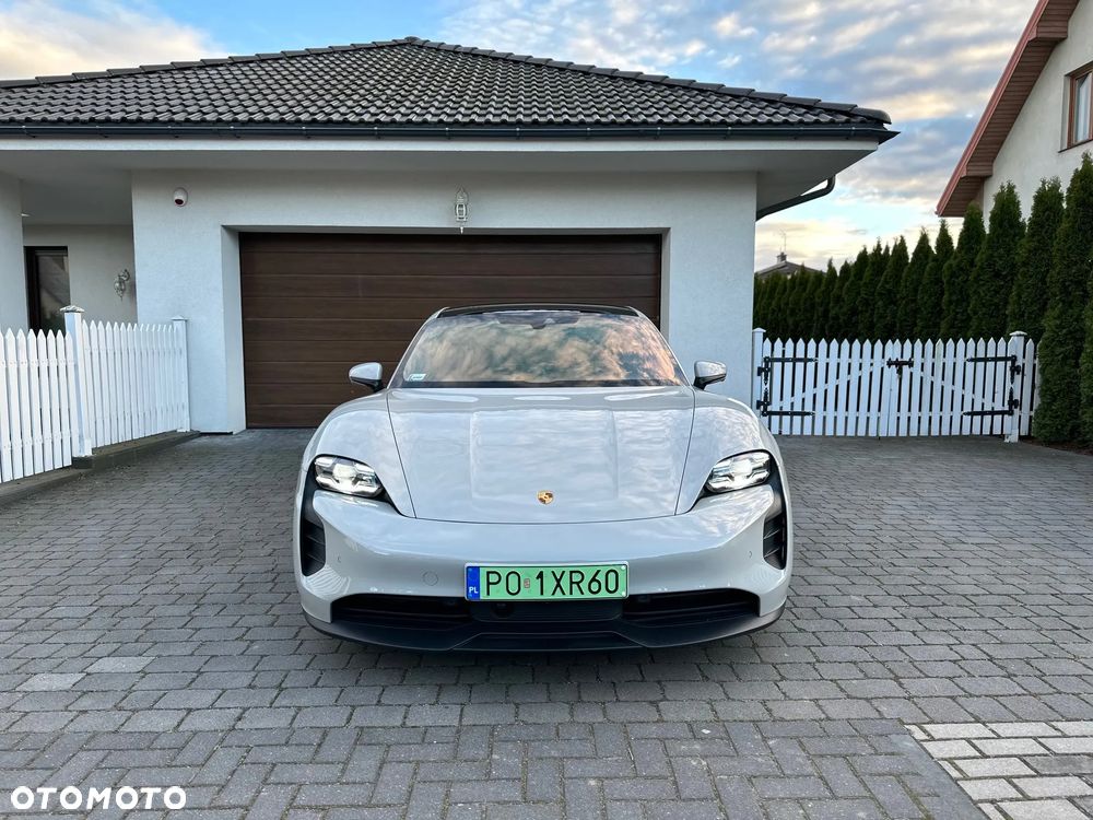 Porsche Taycan - 6
