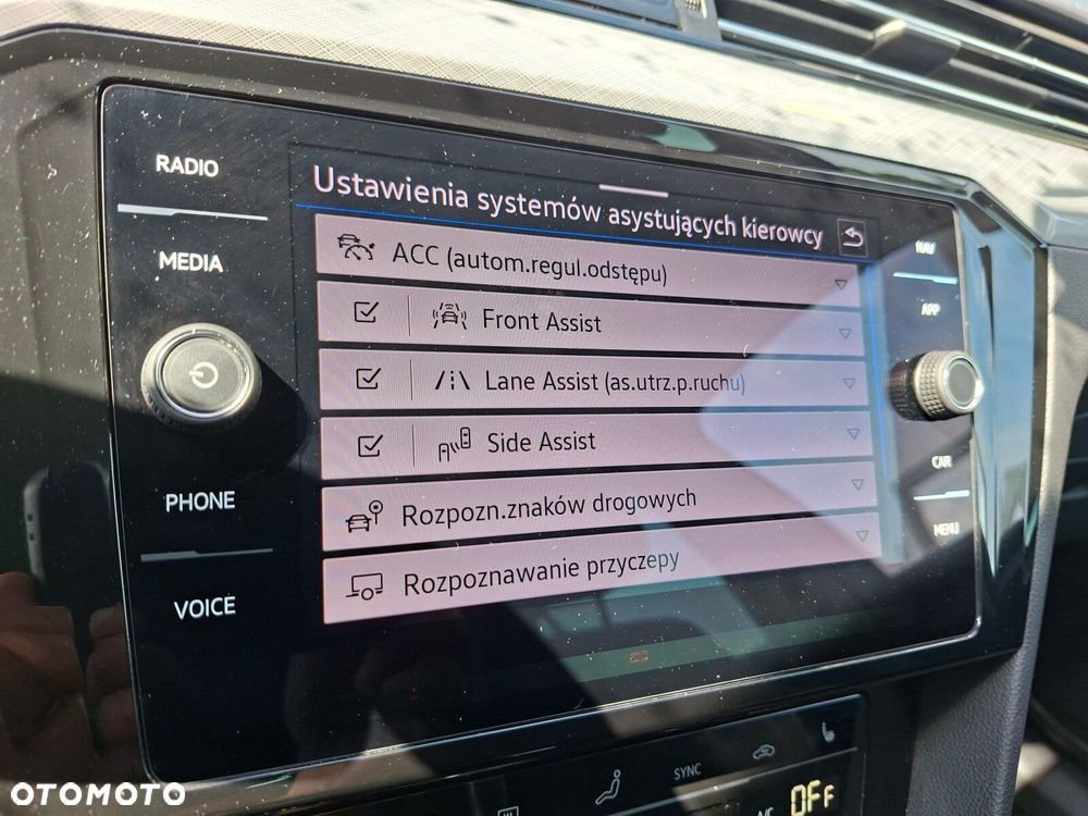 Volkswagen Passat - 23