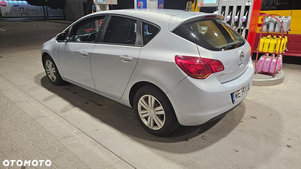 Opel Astra 1.7 CDTI Cosmo - 5