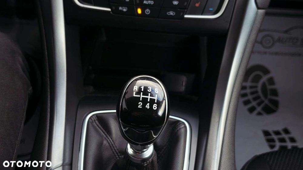 Ford Mondeo - 23
