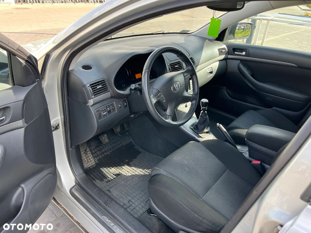 Toyota Avensis 2.0 D-4D Sol - 5
