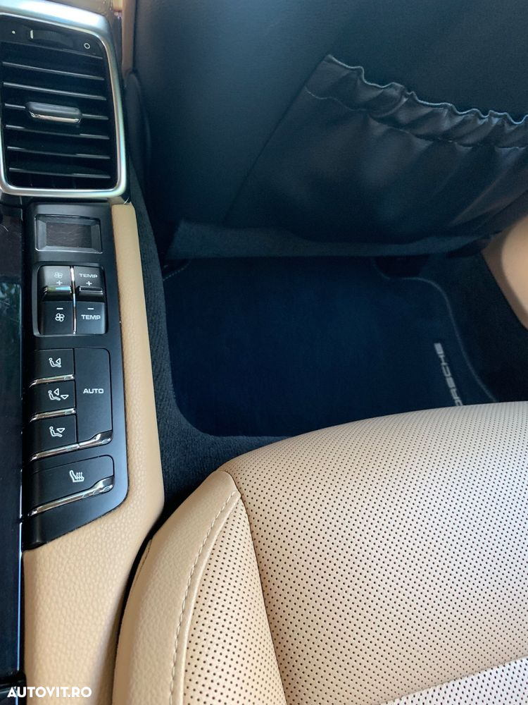 Porsche Panamera 3.0 Tiptronic S - 11