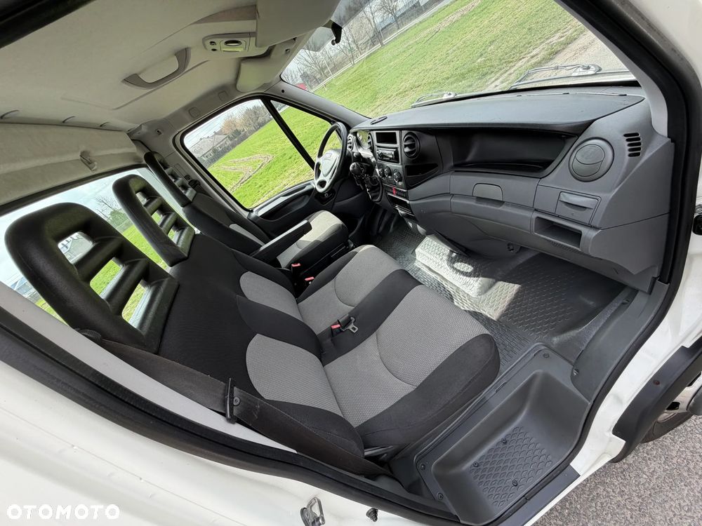 Iveco 35C15 * 3.0 / 150KM * Skrzyniowy * Rozstaw osi: 4.1m * Koła bliźniacze * Rama do zabudowy * - 35