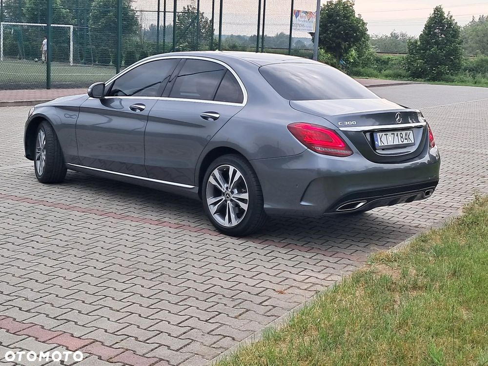 Mercedes-Benz Klasa C 300 4Matic 9G-TRONIC Exclusive - 4