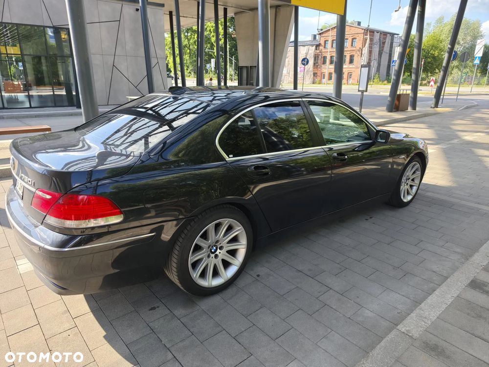 BMW Seria 7 750i - 1