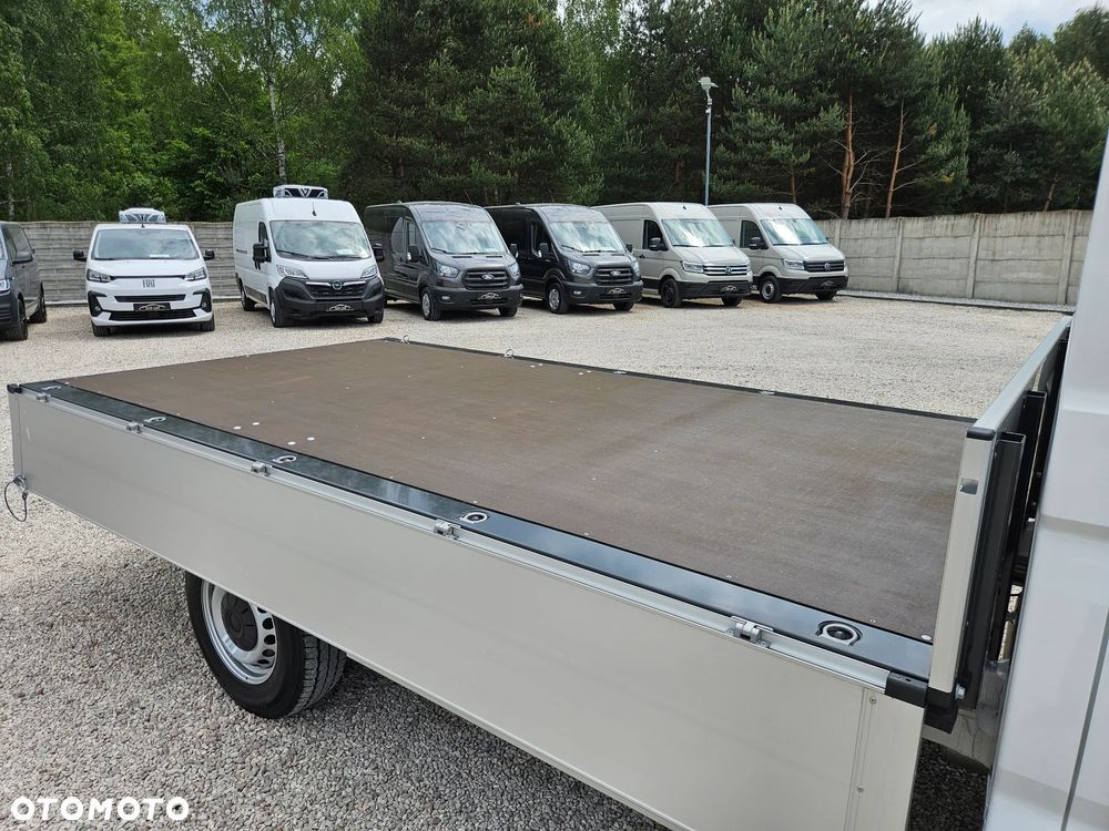 Volkswagen CRAFTER DOKA 7os AUTOMAT DSG 3.5m paczka NOWY LEDY Od ręki - 23