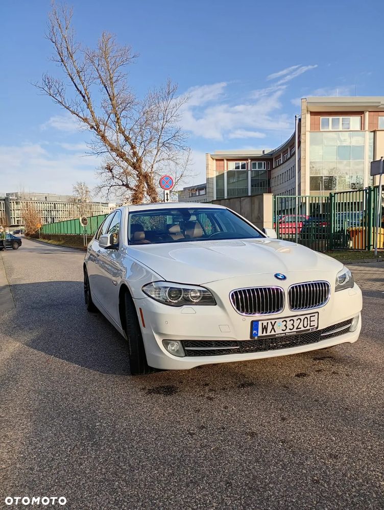 BMW Seria 5 528i xDrive Sport-Aut Luxury Line - 3