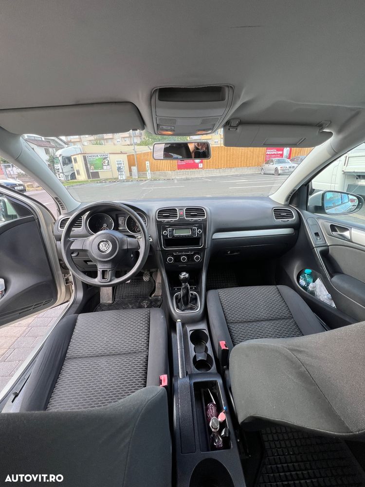 Volkswagen Golf - 6