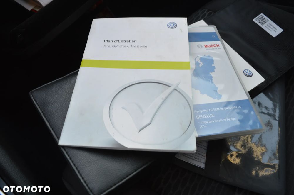 Volkswagen Golf 1.6 TDI DPF BlueMotion Technology Comfortline - 24