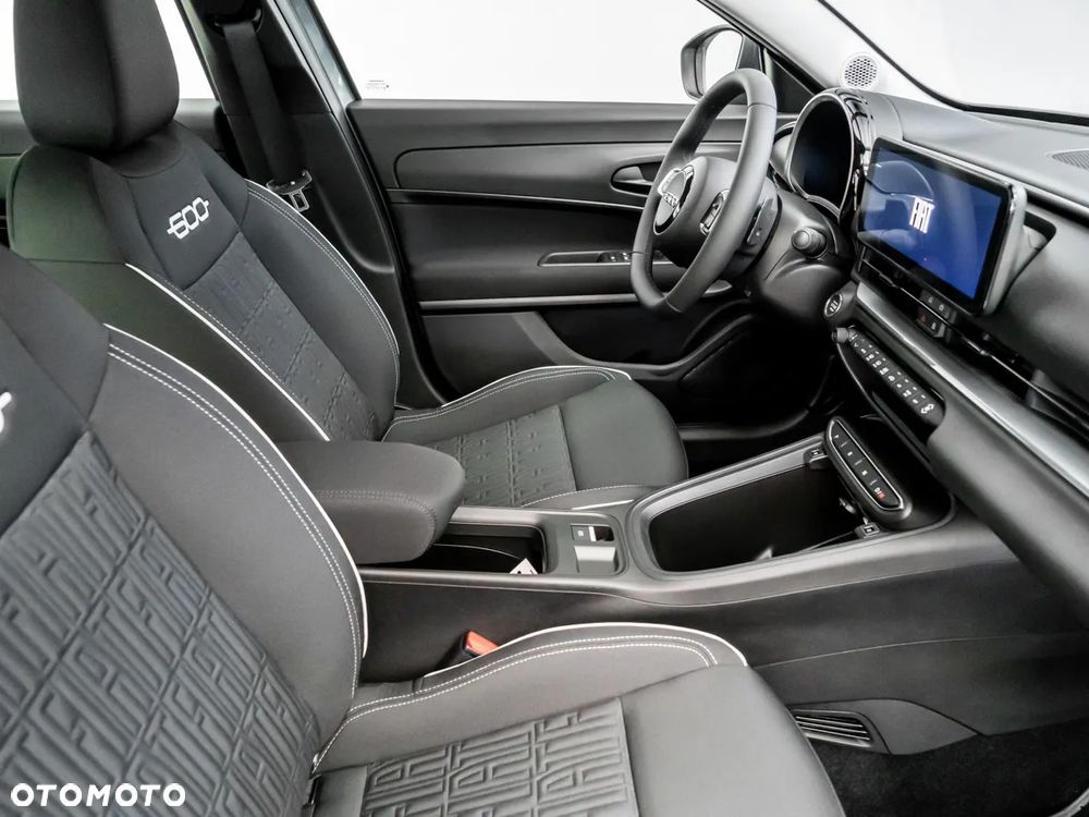 Fiat 600 1.2 Turbo Hybrid eDCT - 16