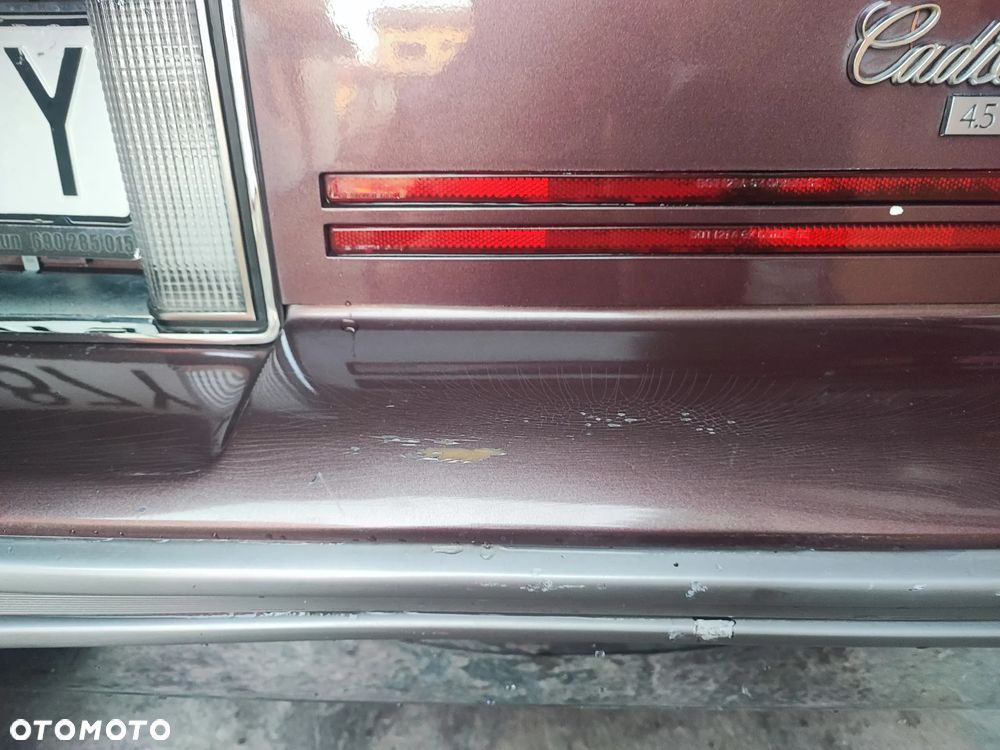 Cadillac Deville - 16
