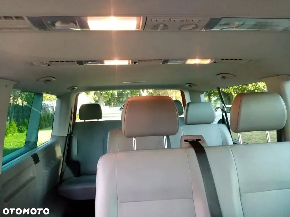 Volkswagen Caravelle - 17