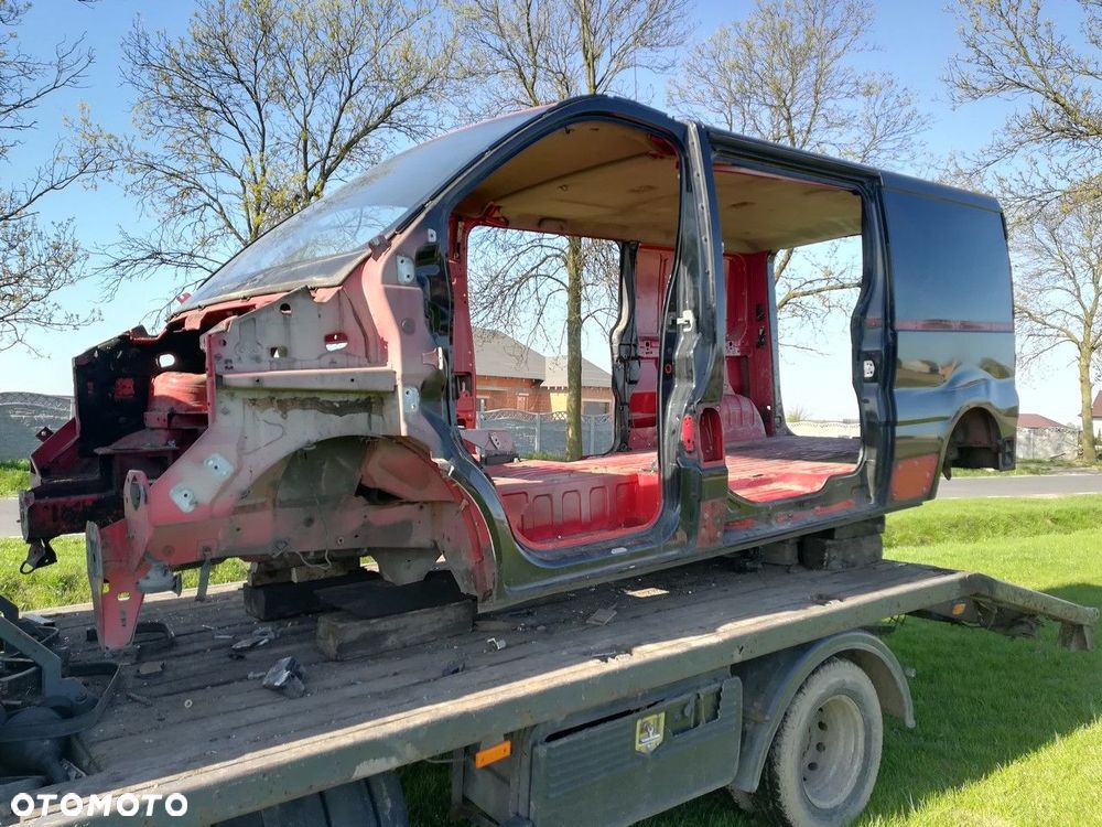 słupek tył trafic vivaro primastar long ćwiartka - 6