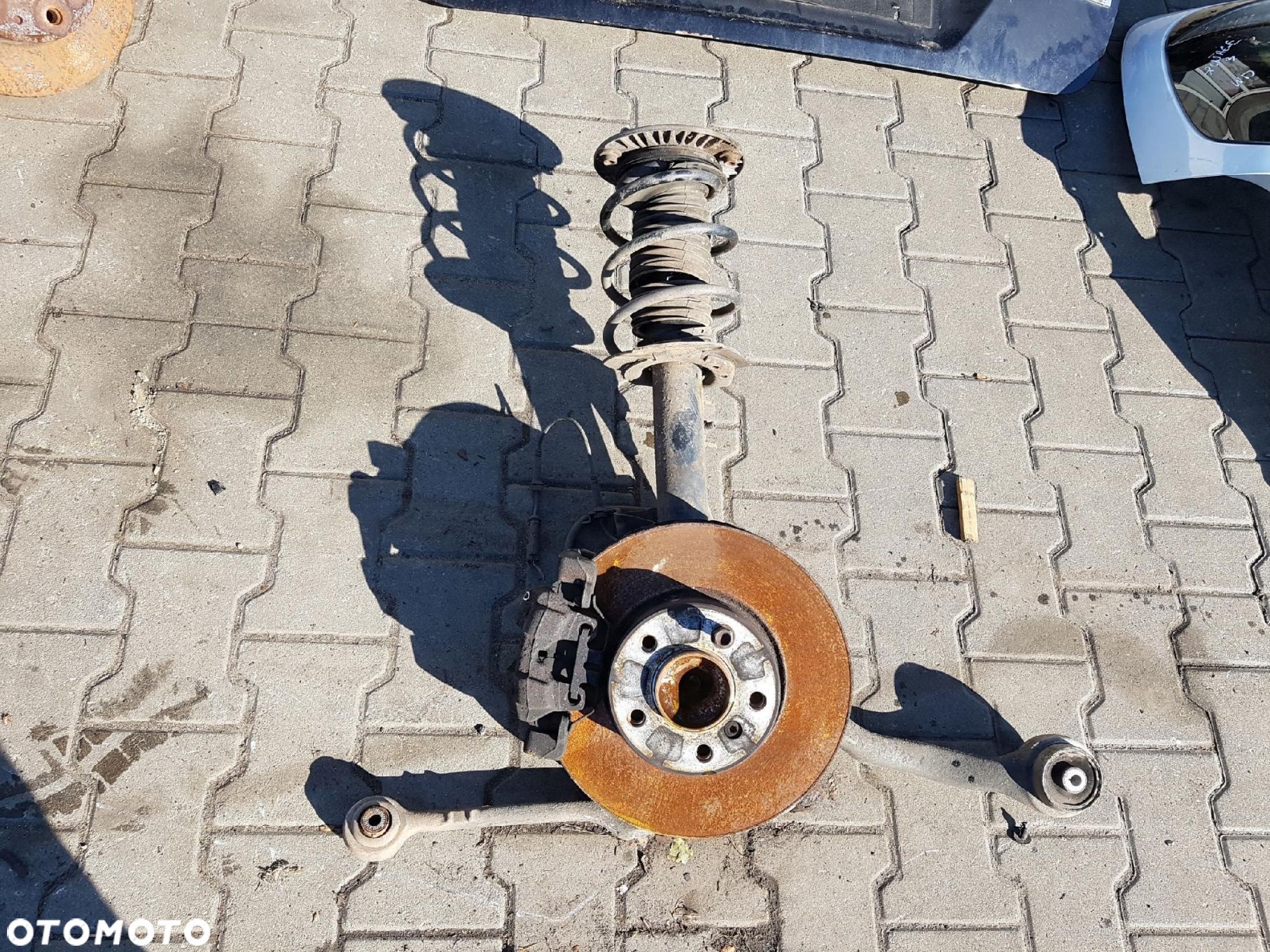 BMW F30 F31 F32 11-14r 2.0 D AMORTYZATOR ZWROTNICA PRAWA PRZÓD - 1
