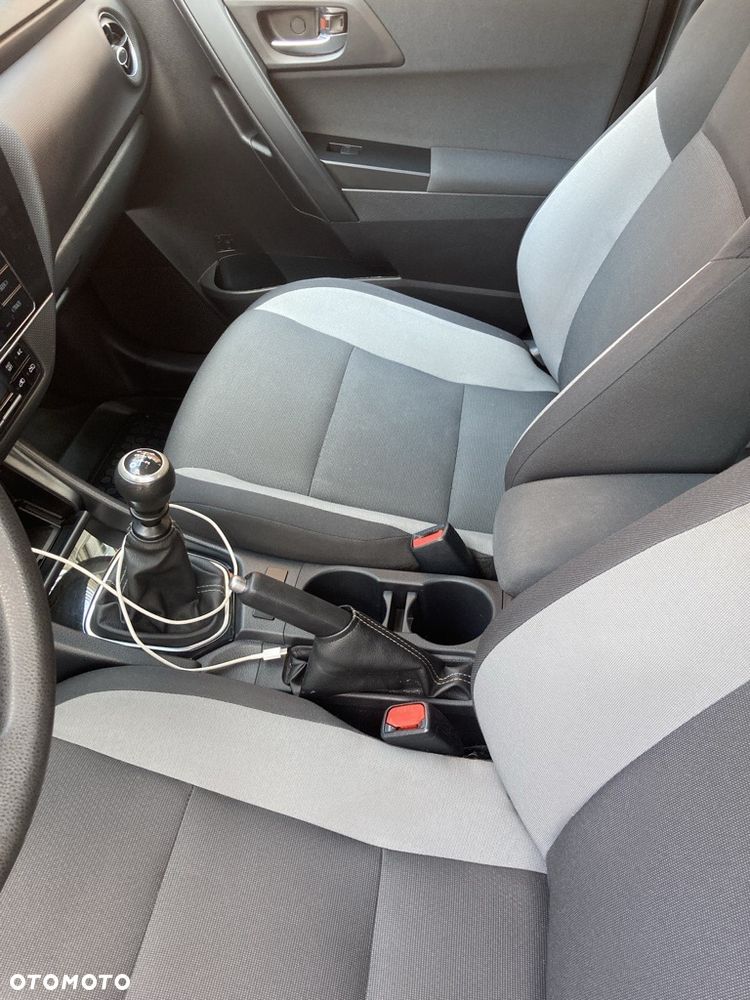 Toyota Auris 1.4 D-4D Active - 6