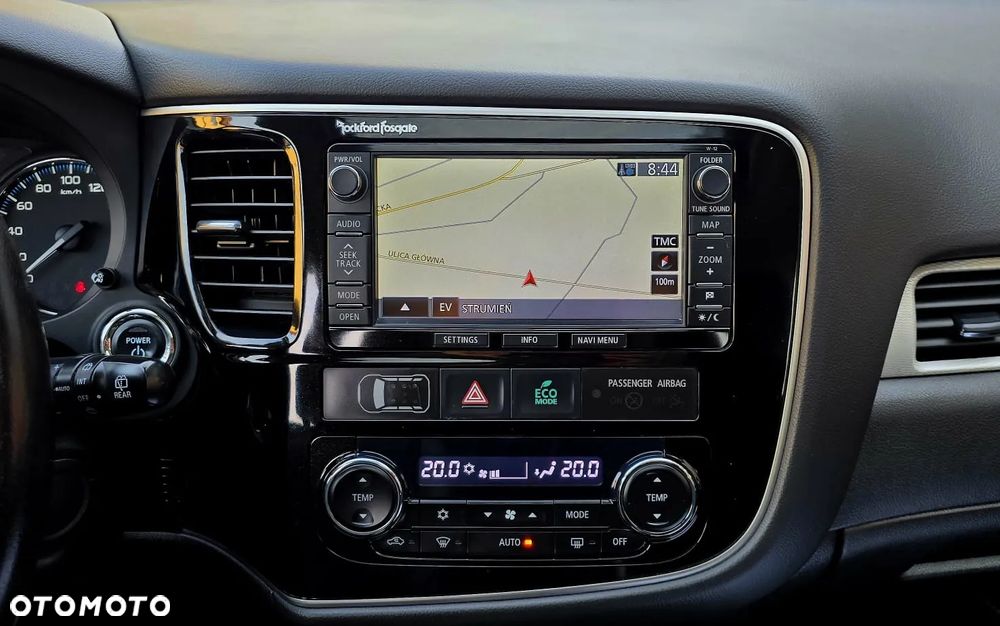 Mitsubishi Outlander - 30